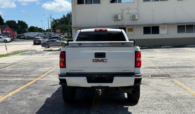 
								2019 GMC Sierra 2500 HD Denali full									