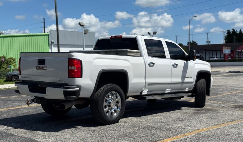 
								2019 GMC Sierra 2500 HD Denali full									