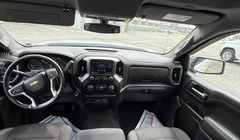 
								2019 Chevrolet Silverado LT full									