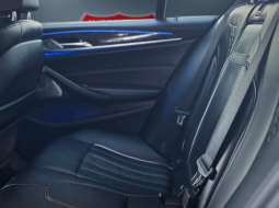 
										BMW 330i Pack M full									