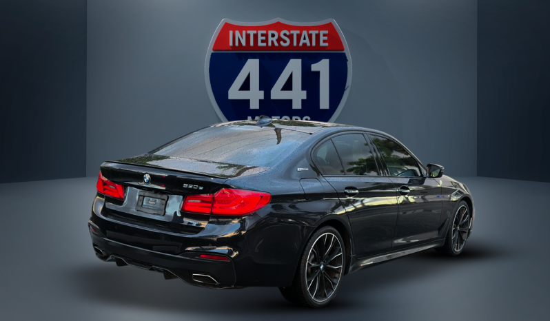 
								BMW 330i Pack M full									